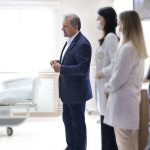 Tüp mide ameliyatı sonrası detaylı kontrol ve obezite cerrahisi sonrası düzenli hasta takibi süreci