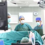 Tüp mide ameliyatı ile mide hacminin küçültülmesi ve obezite tedavisinde cerrahi kilo verme süreci